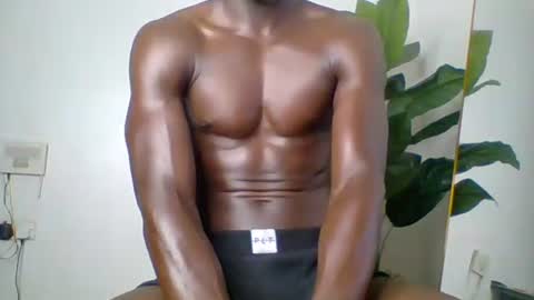 Snapshot of sneaky_link2 chatting on 10.29.25 papi online show from 10.29.25