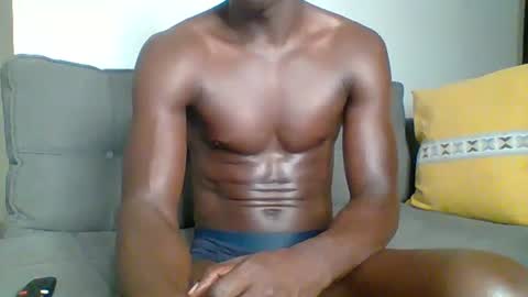 Snapshot of sneaky_link2 chatting on 11.12.25 papi online show from 11.12.25