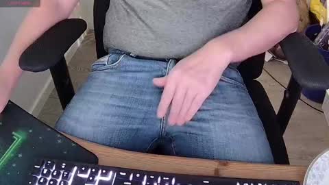 Snapshot of sneakybill82 chatting on 11.30.25 Sneakybill online show from 11.30.25