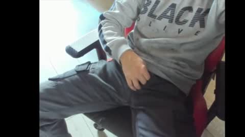 Snapshot of snip1977 chatting on 10.09.25 snip1977 online show from 10.09.25