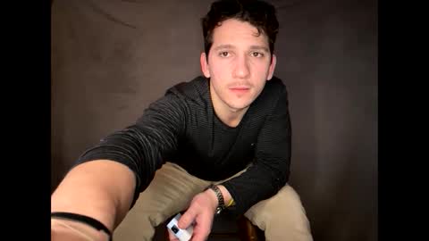 Snapshot of snoochiepoochies chatting on 02.19.25 Will Rex online show from 02.19.25