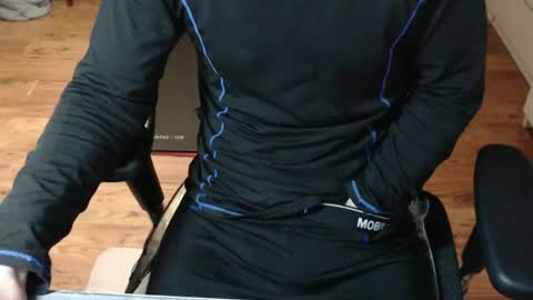 Snapshot of snooze85 chatting on 04.18.26 Cbt-Slave online show from 04.18.26