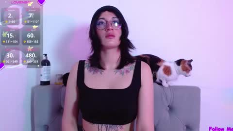 IG     OF red moonn online show from 01.25.25