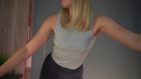 Candice Snow online show from 02.03.25