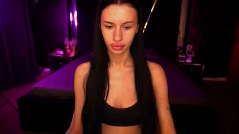 snow_whiteeex online show from 09.13.25