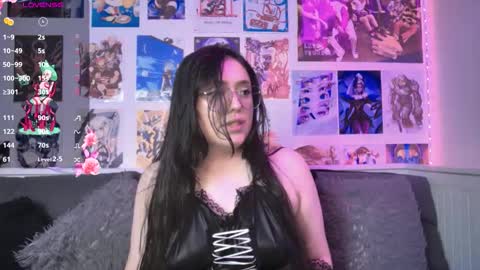 Snapshot of snowblack_ chatting on 12.02.25 Snow and Bubble online show from 12.02.25