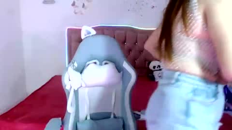snowhot_69 online show from 06.17.26