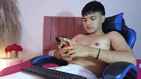 Snow online show from 10.26.25