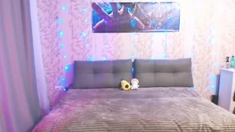 SnowWhate 00 online show from 06.01.26