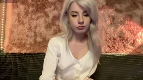 Snapshot of snowy_alice chatting on 05.10.26 snowy_alice online show from 05.10.26