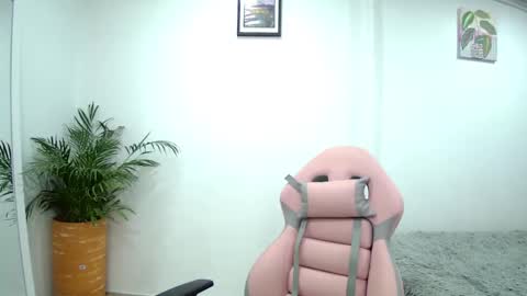 soffi_rousel_ online show from 02.16.25