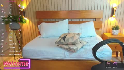 Snapshot of soffia_modre chatting on 12.04.24 Help me achieve 100 thumbs up online show from 12.04.24