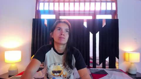 Snapshot of soffy_and_mia chatting on 10.15.25 soffy and mia online show from 10.15.25