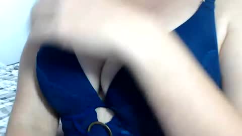Sofa Castellanos online show from 06.18.26