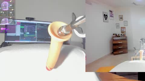 Snapshot of sofi__velez_ chatting on 10.22.25 Sofi online show from 10.22.25