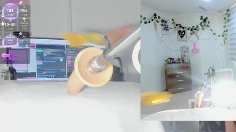 Snapshot of sofi__velez_ chatting on 11.30.25 Sofi online show from 11.30.25