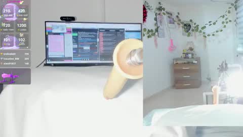 Snapshot of sofi__velez_ chatting on 12.14.25 Sofi online show from 12.14.25