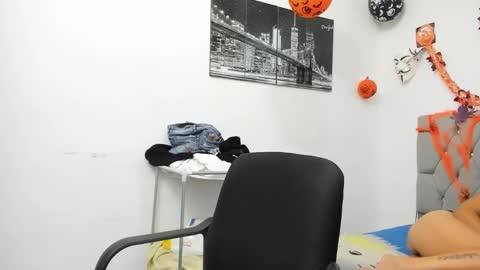 Snapshot of sofi_and_santy chatting on 11.08.25 SOFI AND SANTY online show from 11.08.25