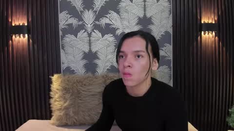 Snapshot of sofi_lassa_ chatting on 12.14.25 SOFIA online show from 12.14.25