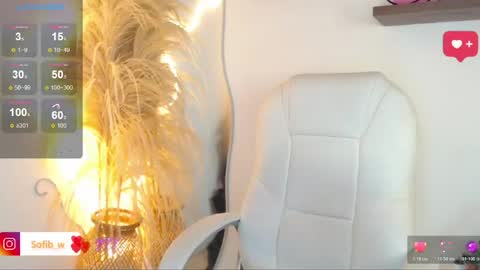 Snapshot of sofi_lennox chatting on 06.15.26 Sofi online show from 06.15.26