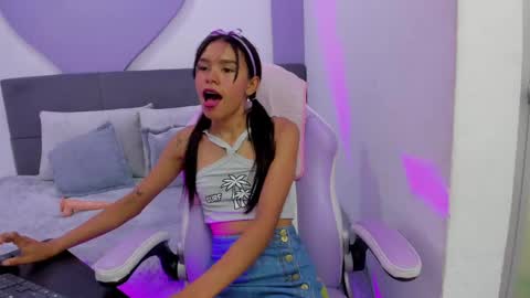 Snapshot of sofi_little2 chatting on 09.16.25 Sofia online show from 09.16.25