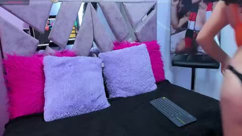 Sofi Noa online show from 02.06.25