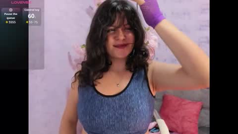 Sofi Noa online show from 10.29.25