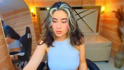 Snapshot of sofi_r_ chatting on 12.04.25 sofi_r_ online show from 12.04.25