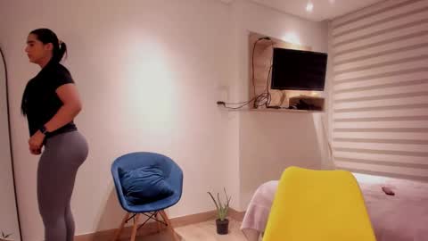 Sofi Saenzz  online show from 11.12.25