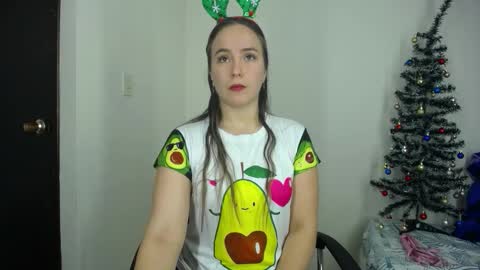 Snapshot of sofi_sweetcam21 chatting on 12.20.25 LAURA SOFIA online show from 12.20.25