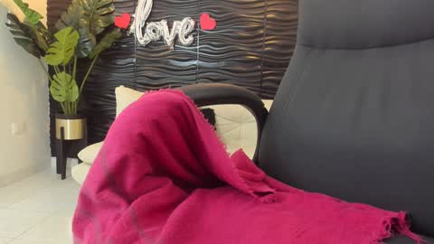 Snapshot of sofia44 chatting on 02.26.25 Skarlett online show from 02.26.25