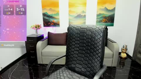 Snapshot of sofia_ford chatting on 10.27.25 Sofia online show from 10.27.25