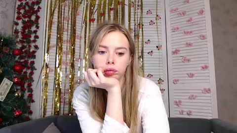 Sofia here online show from 12.17.25