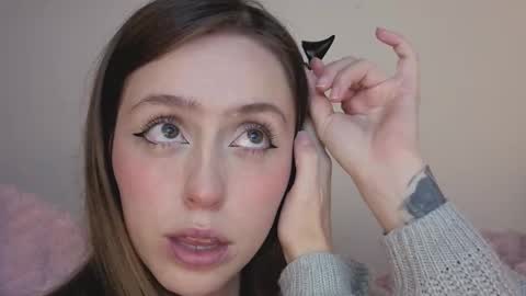 Snapshot of sofia_palacios_ chatting on 11.06.25 online show from 11.06.25