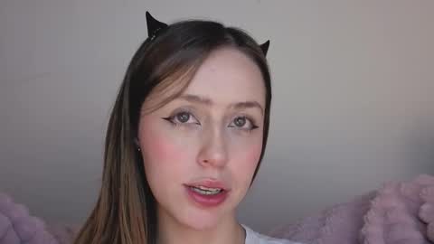 Snapshot of sofia_palacios_ chatting on 11.13.25 online show from 11.13.25