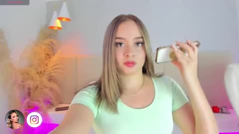 SOFIA PAMELA online show from 12.15.25