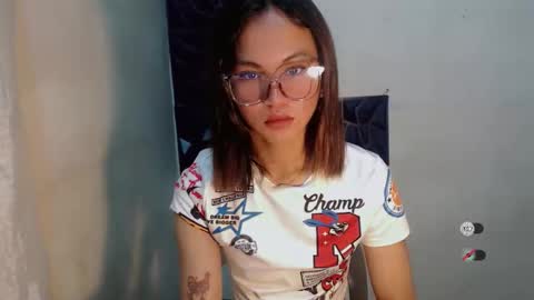 sofia_sweetheart18 online show from 11.11.25