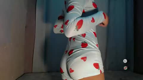 sofia_sweetheart18 online show from 05.23.26