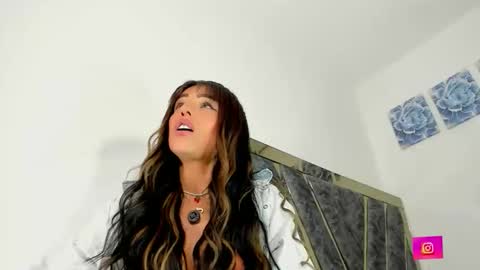 Snapshot of sofia_swett_03 chatting on 02.27.26 laura online show from 02.27.26