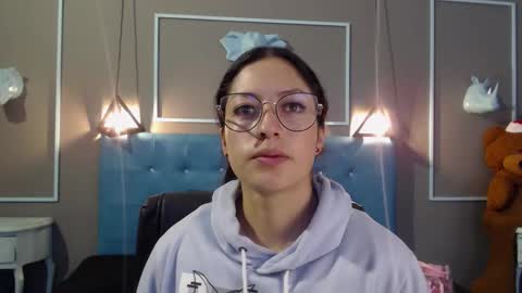 Sofa online show from 11.18.25