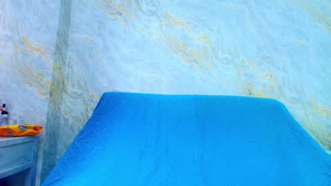 sofiaa_little online show from 12.02.25