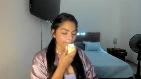 Danna Sofia online show from 10.23.25