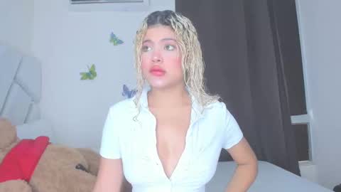 sofiacastillo01 online show from 04.03.26