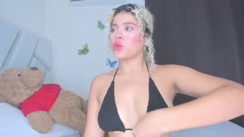 sofiacastillo01 online show from 04.05.26