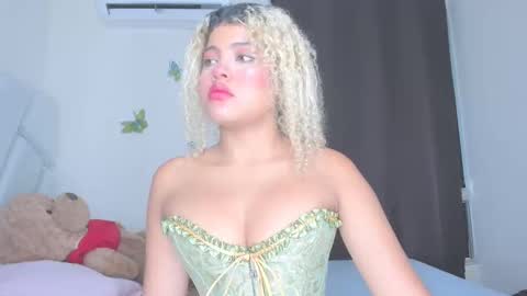 sofiacastillo01 online show from 04.11.26