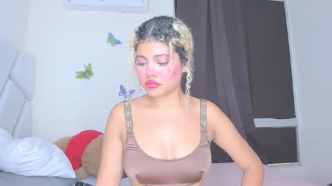 sofiacastillo01 online show from 04.20.26