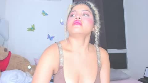 sofiacastillo01 online show from 04.21.26
