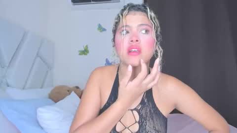 Snapshot of sofiacastillo01 chatting on 05.10.26 sofiacastillo01 online show from 05.10.26