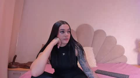 Snapshot of sofiagomez_1 chatting on 06.24.26 SOFI online show from 06.24.26