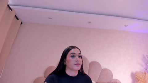 Snapshot of sofiagomez_1 chatting on 06.28.26 SOFI online show from 06.28.26